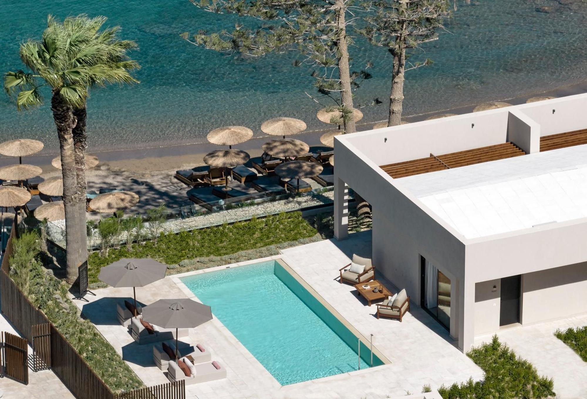 Helea Lifestyle Beach Resort Kallithéa Habitación foto The beach at the hotel